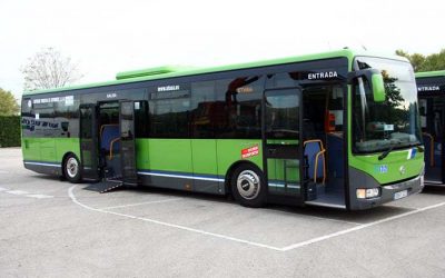 La línea de autobús 220 modifica su itinerario para prestar servicio en el área industrial