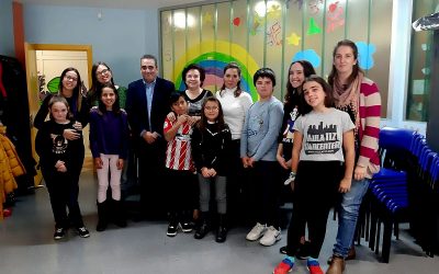 El alcalde y las concejalas de Infancia y Educación se reúnen con los/as miembros del Foro Infantil y la Mesa de Participación Adolescente
