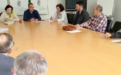 El alcalde se reúne con las asociaciones de mayores para hacerse eco de sus demandas y tender la mano a la colaboración