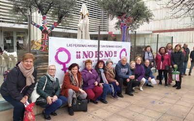 Los/as mayores de San Fernando de Henares muestran su total compromiso con las jornadas por el 8 de Marzo con diversos actos simbólicos