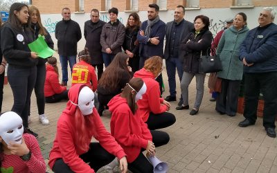Los/as alumnos/as del Vega del Jarama y del Rey Fernando VI protagonizan una ‘performance’ para concienciar sobre la importancia de donar sangre