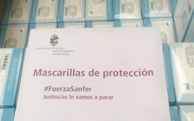 El Ayuntamiento inicia la campaña de distribución de mascarillas que acompaña con teléfonos e información de interés