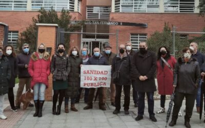 El alcalde, Javier Corpa, vuelve a denunciar los recortes aplicados por la Comunidad de Madrid en la sanidad junto a representantes de la Plataforma en Defensa de la Sanidad Pública, y no se descarta emprender nuevas acciones reivindicativas conjuntas