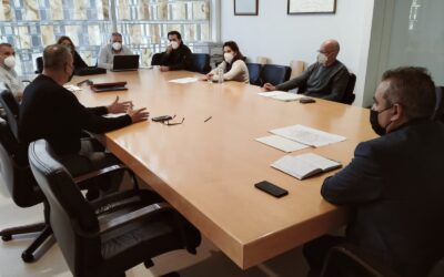 El alcalde, Javier Corpa, se reúne con los/as representantes del mercadillo y acuerdan nuevas medidas que entrarán en vigor a partir del próximo viernes