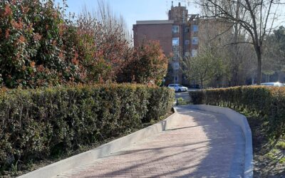 El área de Mantenimiento de la Ciudad finaliza las obras del camino que discurre entre carretera de Mejorada y avenida de Éibar accesible, ahora, a personas con movilidad reducida