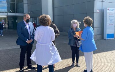 El alcalde de San Fernando de Henares, Javier Corpa, se une a la celebración por el Día de la Enfermería con su presencia en el acto organizado por los/as profesionales del hospital