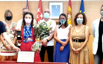 Merecido reconocimiento a la nadadora Candela Arroyo Carbajo, por sus importantes logros y brillantes actuaciones en los últimos torneos