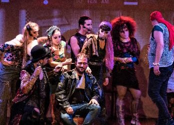 La Asociación Cultural ‘Starlight’ lleva a las tablas locales un musical sobre Queen para recaudar fondos por La Palma