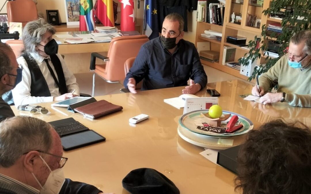 El alcalde de San Fernando de Henares, Javier Corpa; se ha reunido con la Junta Directiva de la FRAVM para abordar la grave problemática creada por la Línea 7B de Metro