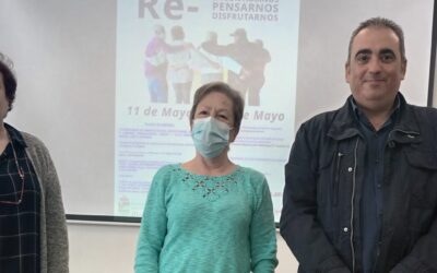 Los/as mayores salen a la calle con motivo de las ‘Jornadas de Puertas Abiertas’ para dar visibilidad al colectivo