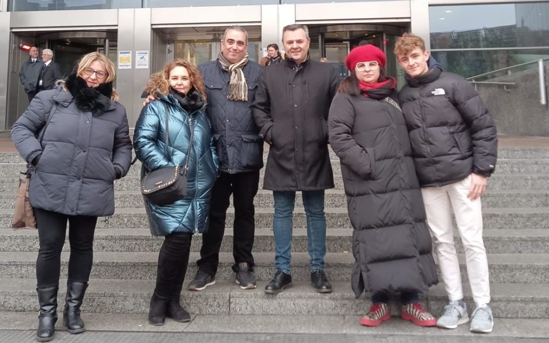 Bruselas escucha y atiende a los/as vecinos/as afectados/as por Metro en la Comisión de Peticiones