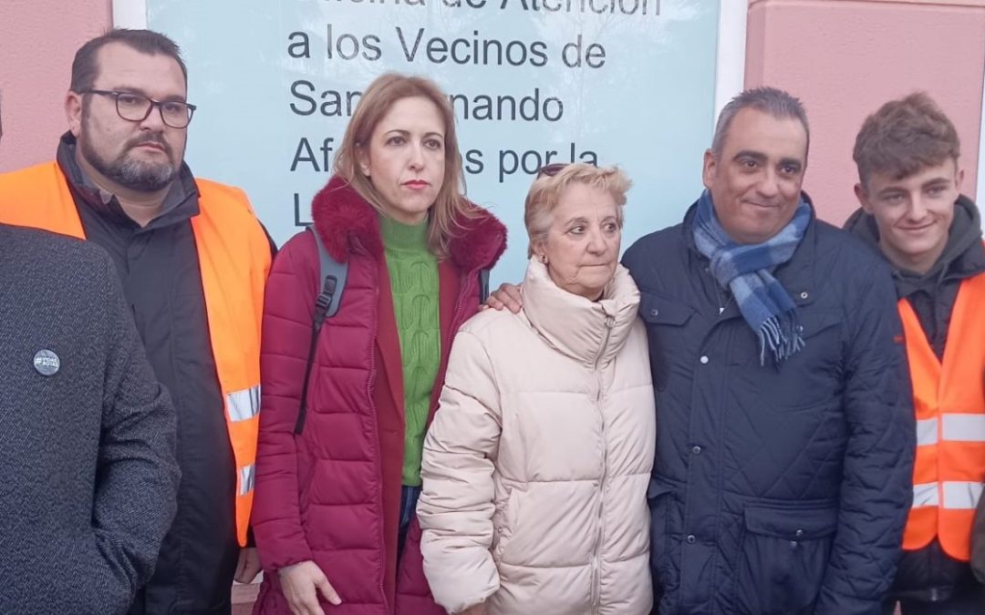 La eurodiputada, Cristina Maestre, visita zonas afectadas por Metro