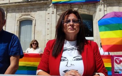 El izado de la bandera multicolor en la fachada del Ayuntamiento de San Fernando de Henares y la lectura de un manifiesto dan inicio a las Jornadas del Orgullo LGTBI+