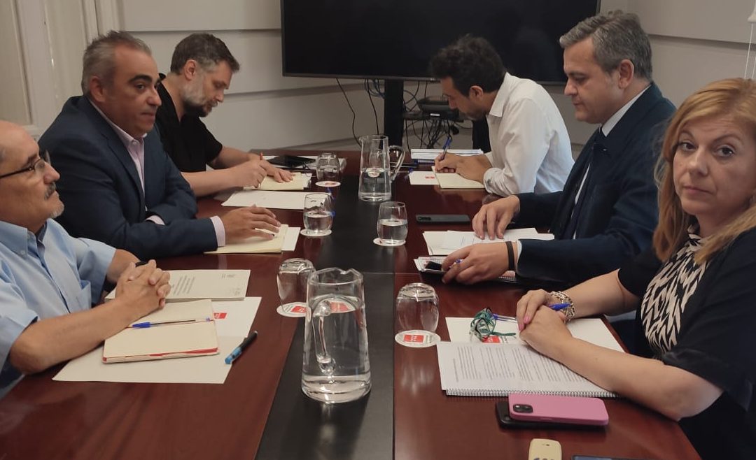El alcalde de San Fernando de Henares, Javier Corpa; pide celeridad a la Comunidad de Madrid en las indemnizaciones a los/as vecinos/as de Pablo de Olavide y Rafael Alberti