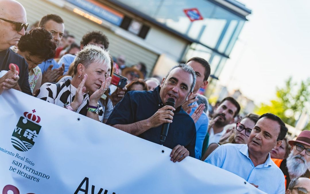 El alcalde de San Fernando de Henares, Javier Corpa; traslada su enhorabuena a los vecinos/as afectados/as por la Línea 7B de Metro tras conocerse las primeras sentencias favorables