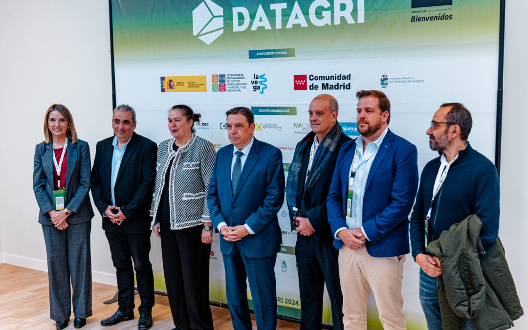 El ministro de Agricultura, Pesca y Alimentación, Luis Planas, inaugura, junto al alcalde, el VII Foro DataGri de impulso a la transformación digital en el sector agroalimentario