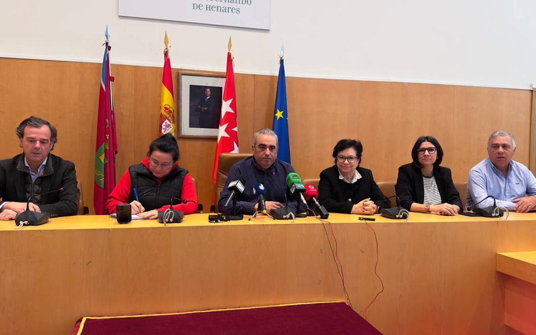 Todos los grupos políticos municipales se unen en el compromiso de trabajar juntos en la reparación del Polideportivo Justo Gómez Salto tras los daños sufridos por el agua