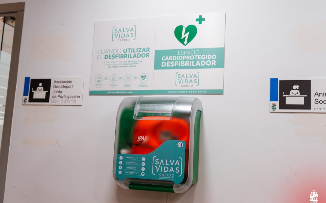 Instalación de nuevos desfibriladores en tres edificios municipales