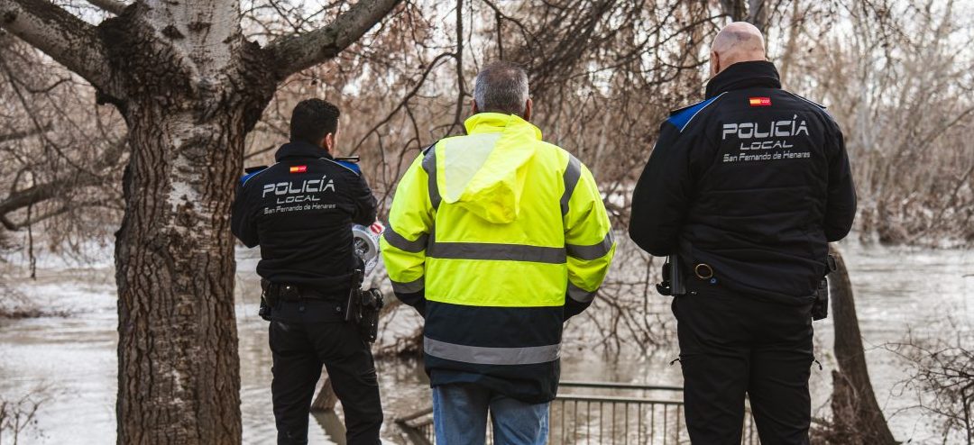 El alcalde de San Fernando de Henares, Javier Corpa; informa sobre la situación del río Jarama en la jornada de hoy, 5 de febrero