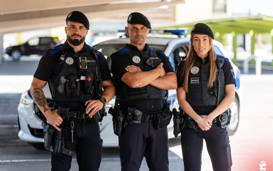 Policía Local pone en marcha una campaña informativa enmarcada en la iniciativa ‘Verano Seguro’